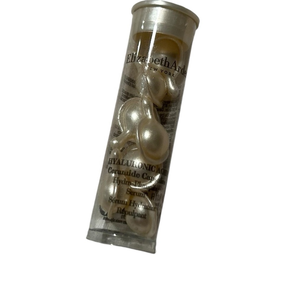 Elizabeth Arden Pearl-Like Hyaluronic Acid Capsules in Shimmery Cream